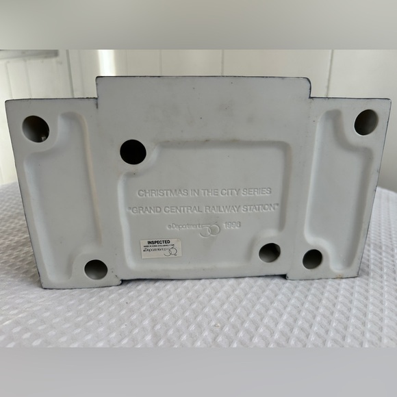 Department 56 “Grand Central Railway Station” - Picture 7 of 7